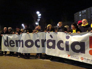 Concentraci&oacute; davant la delegaci&oacute; del govern espanyol convocada pel Comit&egrave; de Defensa de la Rep&uacute;blica (CDR) de Catalunya