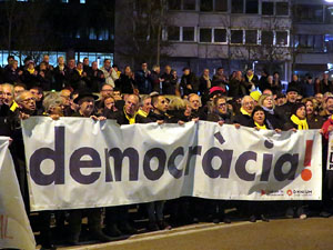 Concentraci&oacute; davant la delegaci&oacute; del govern espanyol convocada pel Comit&egrave; de Defensa de la Rep&uacute;blica (CDR) de Catalunya