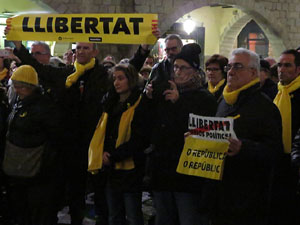 Concentraci&oacute; a la pla&ccedil;a del Vi per la llibertat dels presos pol&iacute;tics