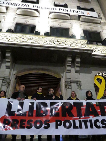 Encap&ccedil;alament de la concentraci&oacute; a la pla&ccedil;a del Vi