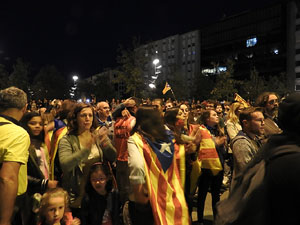 Concentraci&oacute; a la pla&ccedil;a de la Constituci&oacute; convocada per la plataforma Girona Vota a favor del Refer&egrave;ndum