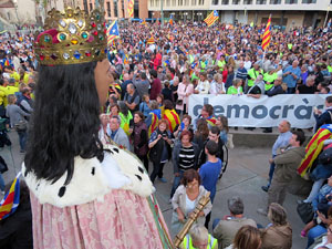 Concentraci&oacute; a la pla&ccedil;a de la Constituci&oacute; convocada per la plataforma Girona Vota a favor del Refer&egrave;ndum