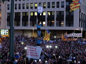 Concentraci&oacute; a la pla&ccedil;a de la Constituci&oacute; convocada per la plataforma Girona Vota a favor del Refer&egrave;ndum