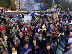 Concentraci&oacute; a la pla&ccedil;a de la Constituci&oacute; convocada per la plataforma Girona Vota a favor del Refer&egrave;ndum