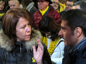 Concentraci&oacute; a la pla&ccedil;a del Vi de protesta pels tres mesos de pres&oacute; de Jordi S&agrave;nchez i Jordi Cuixart