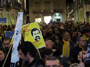Concentraci&oacute; a la pla&ccedil;a del Vi de protesta pels tres mesos de pres&oacute; de Jordi S&agrave;nchez i Jordi Cuixart