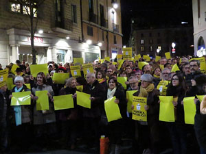 Concentraci&oacute; a la pla&ccedil;a del Vi de protesta pels tres mesos de pres&oacute; de Jordi S&agrave;nchez i Jordi Cuixart