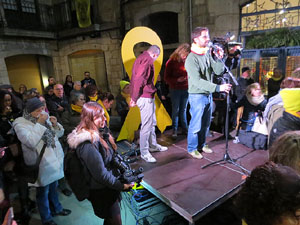 Concentraci&oacute; a la pla&ccedil;a del Vi de protesta pels tres mesos de pres&oacute; de Jordi S&agrave;nchez i Jordi Cuixart