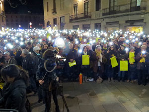 Concentraci&oacute; a la pla&ccedil;a del Vi de protesta pels tres mesos de pres&oacute; de Jordi S&agrave;nchez i Jordi Cuixart