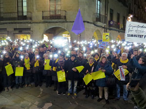 Concentraci&oacute; a la pla&ccedil;a del Vi de protesta pels tres mesos de pres&oacute; de Jordi S&agrave;nchez i Jordi Cuixart