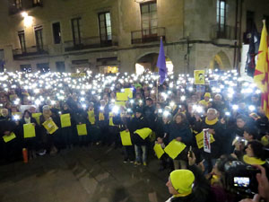 Concentraci&oacute; a la pla&ccedil;a del Vi de protesta pels tres mesos de pres&oacute; de Jordi S&agrave;nchez i Jordi Cuixart