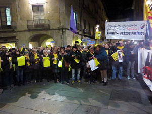 Concentraci&oacute; a la pla&ccedil;a del Vi de protesta pels tres mesos de pres&oacute; de Jordi S&agrave;nchez i Jordi Cuixart
