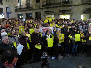 Concentraci&oacute; a la pla&ccedil;a del Vi de protesta pels tres mesos de pres&oacute; de Jordi S&agrave;nchez i Jordi Cuixart