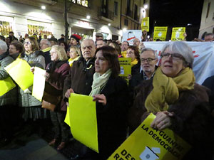 Concentraci&oacute; a la pla&ccedil;a del Vi de protesta pels tres mesos de pres&oacute; de Jordi S&agrave;nchez i Jordi Cuixart