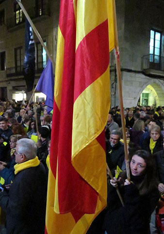 Assistents a la pla&ccedil;a del Vi