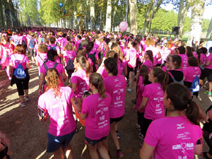 Cursa de la Dona 2017. Concentraci&oacute; i sortida del Parc de la Devesa i cursa pels carrers de Girona