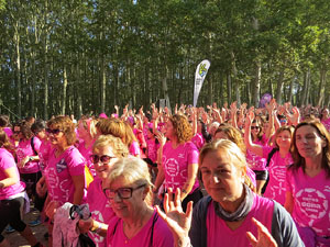 Cursa de la Dona 2017. Concentraci&oacute; i sortida del Parc de la Devesa i cursa pels carrers de Girona