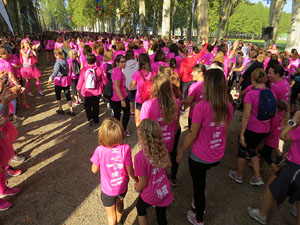 Cursa de la Dona 2017. Concentraci&oacute; i sortida del Parc de la Devesa i cursa pels carrers de Girona