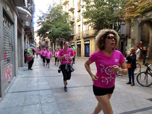 Cursa de la Dona 2017. Concentraci&oacute; i sortida del Parc de la Devesa i cursa pels carrers de Girona