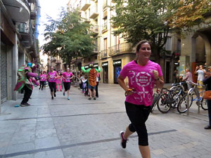 Cursa de la Dona 2017. Concentraci&oacute; i sortida del Parc de la Devesa i cursa pels carrers de Girona