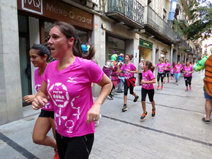 Cursa de la Dona 2017. Concentraci&oacute; i sortida del Parc de la Devesa i cursa pels carrers de Girona