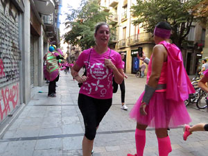Cursa de la Dona 2017. Concentraci&oacute; i sortida del Parc de la Devesa i cursa pels carrers de Girona