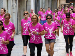 Cursa de la Dona 2017. Concentraci&oacute; i sortida del Parc de la Devesa i cursa pels carrers de Girona