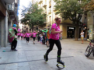 Cursa de la Dona 2017. Concentraci&oacute; i sortida del Parc de la Devesa i cursa pels carrers de Girona