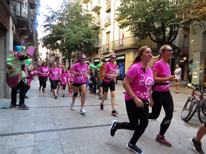 Cursa de la Dona 2017. Concentraci&oacute; i sortida del Parc de la Devesa i cursa pels carrers de Girona