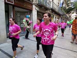 Cursa de la Dona 2017. Concentraci&oacute; i sortida del Parc de la Devesa i cursa pels carrers de Girona