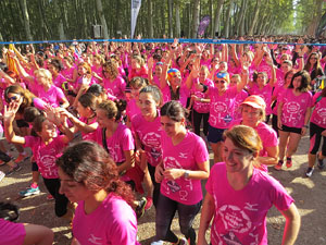 Cursa de la Dona 2017. Concentraci&oacute; i sortida del Parc de la Devesa i cursa pels carrers de Girona