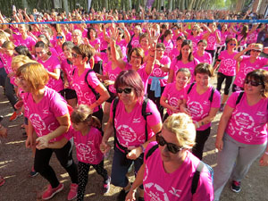 Cursa de la Dona 2017. Concentraci&oacute; i sortida del Parc de la Devesa i cursa pels carrers de Girona