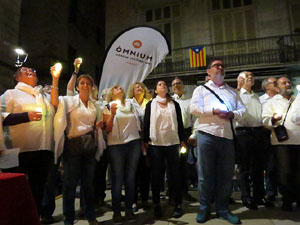 Diada Nacional 2017. XI Marxa de Torxes de Girona. Crema del Decret de Nova Planta i cant de Els Segadors