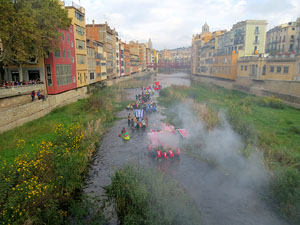 Fires 2017. 6a. Baixada d'Andr&ograve;mines pel riu Onyar del segle XXI