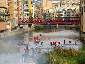 Fires 2017. 6a. Baixada d'Andr&ograve;mines pel riu Onyar del segle XXI
