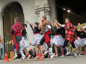 Fires 2017. Ball de gitanes de Montmel&oacute; a la pla&ccedil;a del Vi