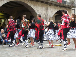 Fires 2017. Ball de gitanes de Montmel&oacute; a la pla&ccedil;a del Vi