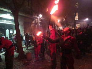 Fires 2017. La Beatufarra, descens del Beatusaure per les escales de la Catedral de Girona