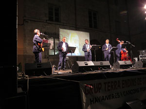Fires 2017. Tradicional cantada d'havaneres a les escales de la Catedral pel grup Terra Endins