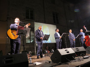 Fires 2017. Tradicional cantada d'havaneres a les escales de la Catedral pel grup Terra Endins
