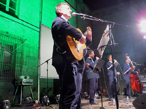 Fires 2017. Tradicional cantada d'havaneres a les escales de la Catedral pel grup Terra Endins