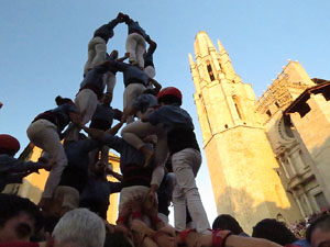 Fires 2017. Els Castells de Vig&iacute;lia a la pla&ccedil;a de Sant Feliu, amb els Marrecs de Salt, la Colla Castellera Esperxats de l'Estany i els Castellers d'Andorra