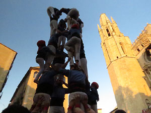 Fires 2017. Els Castells de Vig&iacute;lia a la pla&ccedil;a de Sant Feliu, amb els Marrecs de Salt, la Colla Castellera Esperxats de l'Estany i els Castellers d'Andorra