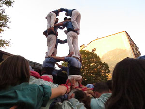 Fires 2017. Els Castells de Vig&iacute;lia a la pla&ccedil;a de Sant Feliu, amb els Marrecs de Salt, la Colla Castellera Esperxats de l'Estany i els Castellers d'Andorra