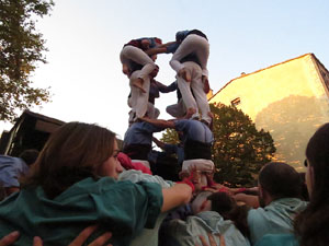 Fires 2017. Els Castells de Vig&iacute;lia a la pla&ccedil;a de Sant Feliu, amb els Marrecs de Salt, la Colla Castellera Esperxats de l'Estany i els Castellers d'Andorra