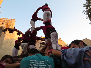 Fires 2017. Els Castells de Vig&iacute;lia a la pla&ccedil;a de Sant Feliu, amb els Marrecs de Salt, la Colla Castellera Esperxats de l'Estany i els Castellers d'Andorra