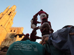 Fires 2017. Els Castells de Vig&iacute;lia a la pla&ccedil;a de Sant Feliu, amb els Marrecs de Salt, la Colla Castellera Esperxats de l'Estany i els Castellers d'Andorra