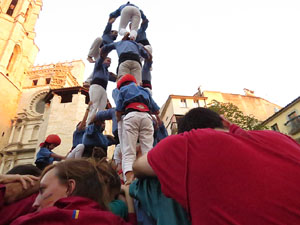 Fires 2017. Els Castells de Vig&iacute;lia a la pla&ccedil;a de Sant Feliu, amb els Marrecs de Salt, la Colla Castellera Esperxats de l'Estany i els Castellers d'Andorra