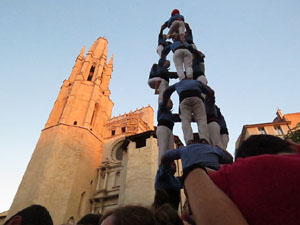 Fires 2017. Els Castells de Vig&iacute;lia a la pla&ccedil;a de Sant Feliu, amb els Marrecs de Salt, la Colla Castellera Esperxats de l'Estany i els Castellers d'Andorra