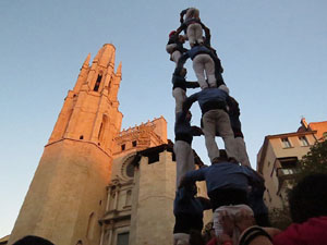Fires 2017. Els Castells de Vig&iacute;lia a la pla&ccedil;a de Sant Feliu, amb els Marrecs de Salt, la Colla Castellera Esperxats de l'Estany i els Castellers d'Andorra